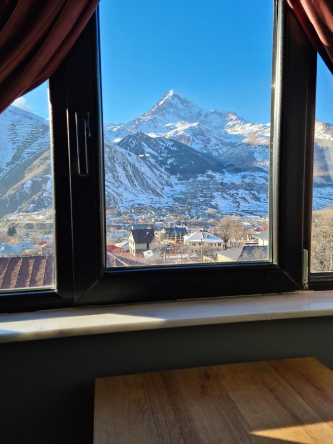 Гостевой дом Hilltop Kazbegi Экстерьер фото